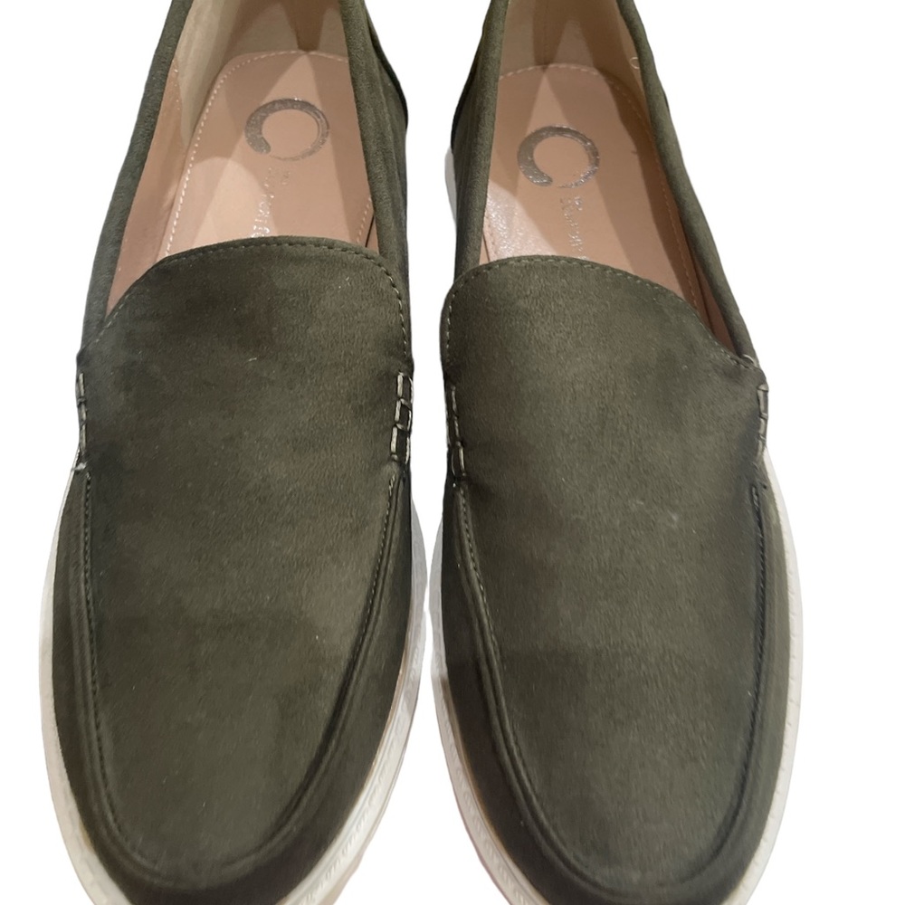 THANKSGIVING SALE!!!

JOUR NEE COLLECTION ERICA LOAFER OLIVE WOMEN - NWOT